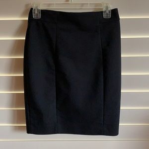 H&M Black Pencil skirt in size 4